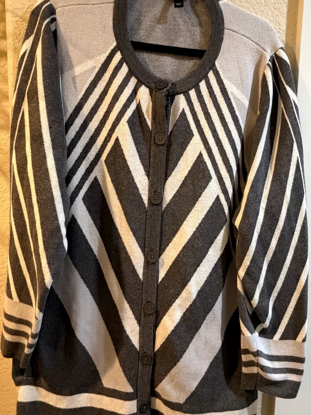 Isaac Mizrahi Live! Geometric Cardigan Gray & Black 3X
